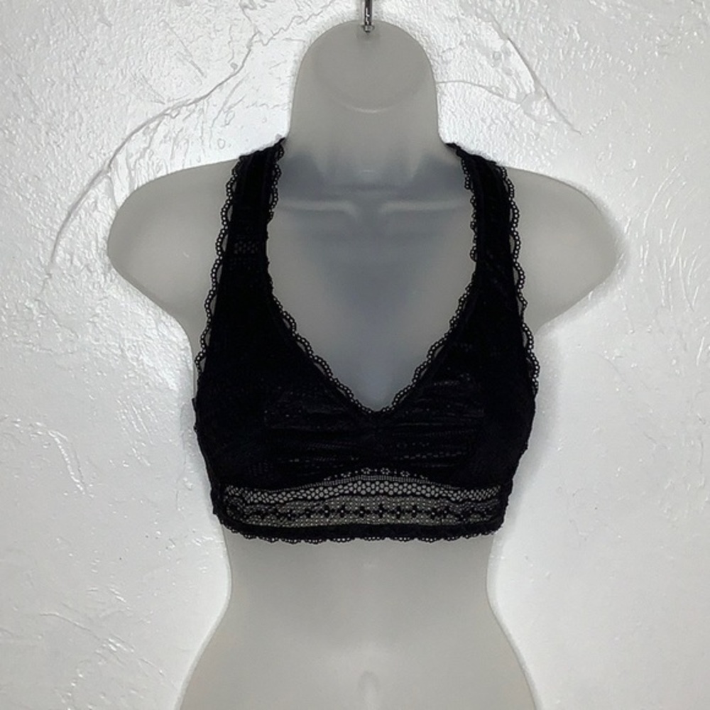 Victoria’s Secret racerback bralette black lace non padded size small EUC